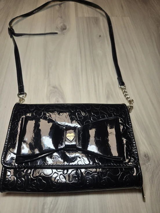 Betsey Johnson Black Patent Embossed Leopard Bow Crossbody Wallet - Picture 2 of 6